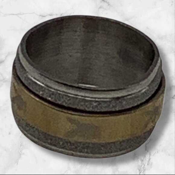 Bunny Logo Stainless Steel Unisex Gold Tone Ring With Textured Finish Size 7 - Picture 6 of 7